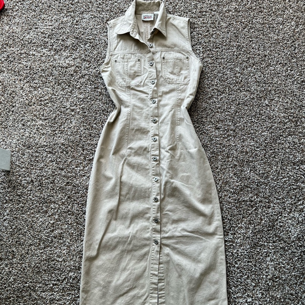 Billblass Sleeveless Button-Front Maxi Dress in Cream